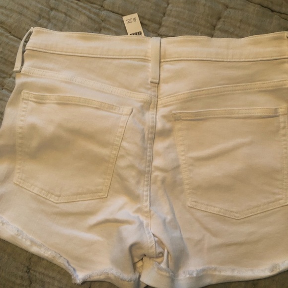 Women’s J Crew mid-rise white denim shorts - new with tag - Picture 2 of 6